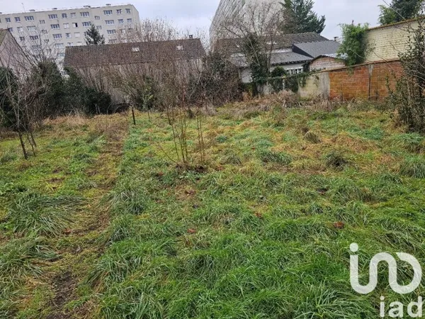 Terrain 800 m²