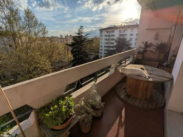 Appartement 6 pièces 100 m²