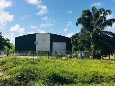 A VENDRE/ LOUER Montsinéry Bâtiment 1000 m2