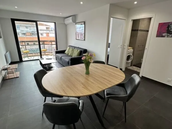 Appartement 3 pièces dans le centre de Mandelieu-la-Napoule