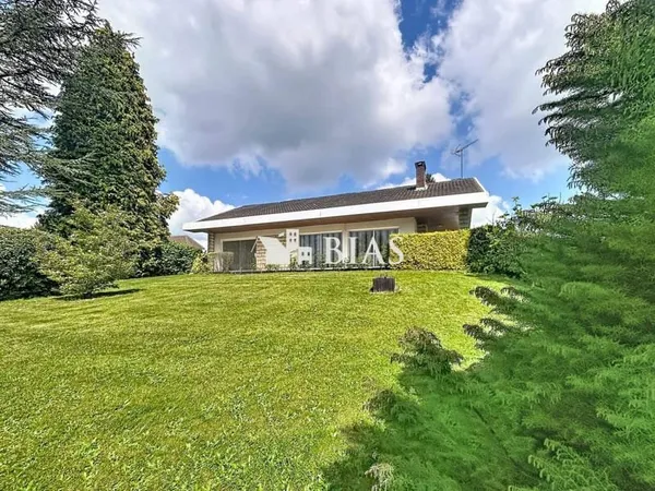Maison de plain-pied 5 pièces 145 m²