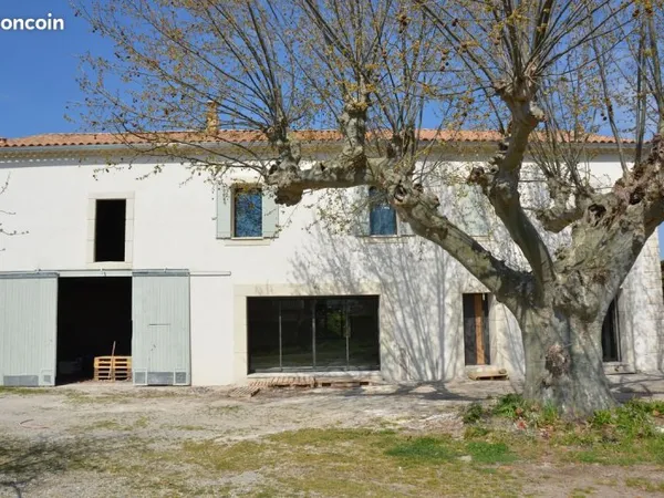 Mas rénové rare centre ville