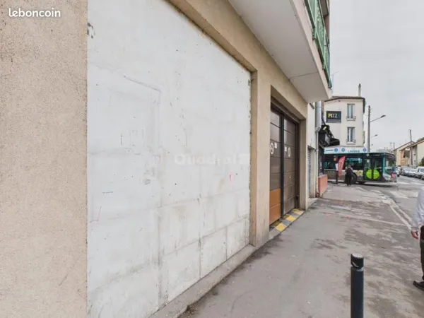 Local commercial 330 m²