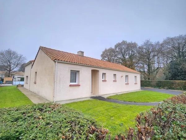 MAISON FAMILIALE AU COEUR DU CELLIER