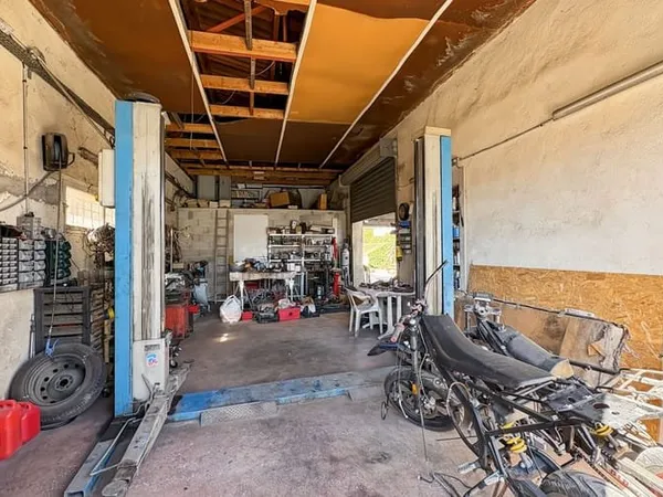 Local commercial 115 m²