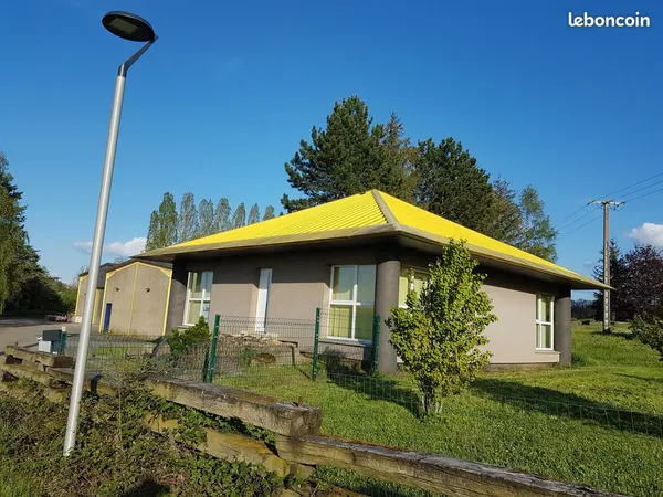 A LOUER-BUREAUX 200m2
