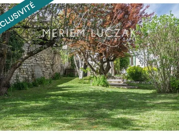 Maison 10 pièces 195 m²
