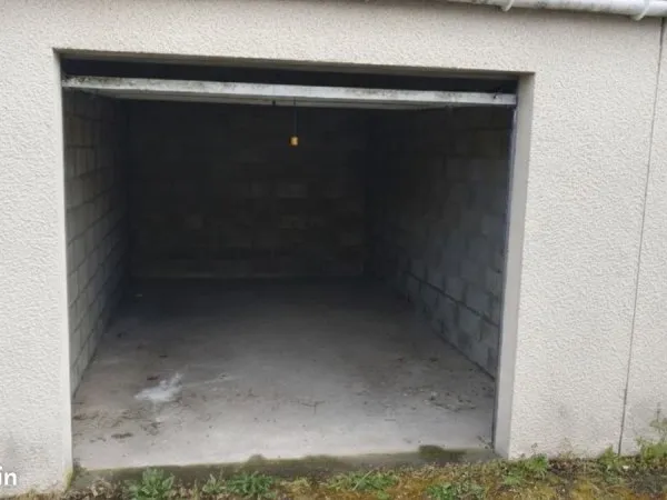 Garage box fermé 14m²