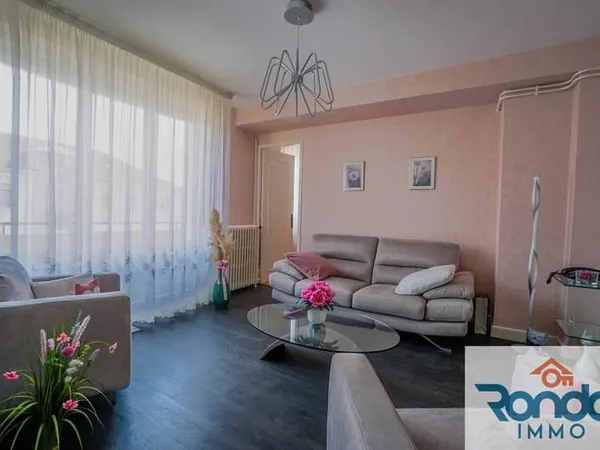 APPARTEMENT 3 PIECES/2 CHAMBRES/60 M2/BALCON