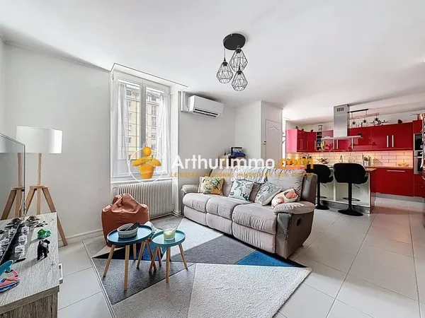 T4 lumineux de 80 m2 avec dépendances