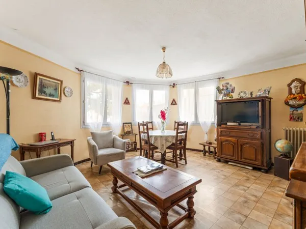 APPARTEMENT T3 72M2 QUARTIER ROUCAS BLANC
