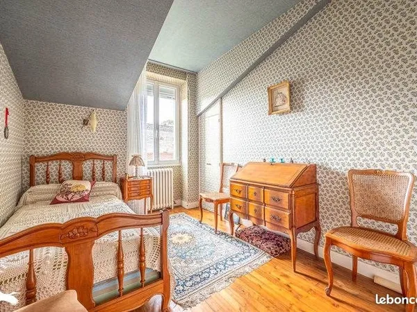 Maison 6 pièces 366 m²