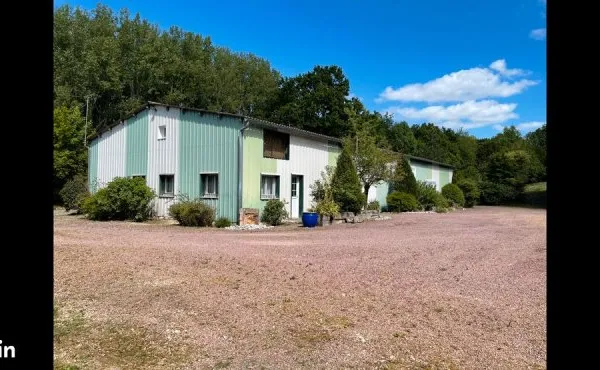Local 225m2 wc et réfectoire + logement 65m2