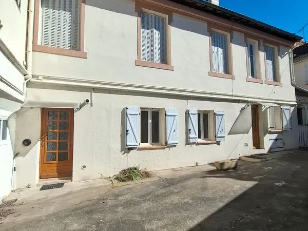 Appartement F3 1er etage centre ville Moulins