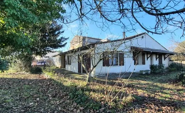 Maison de plain-pied avec dépendances - SAINTE EULALIE (33560) - PROCHE BORDEAUX