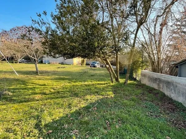 Terrain 700 m2