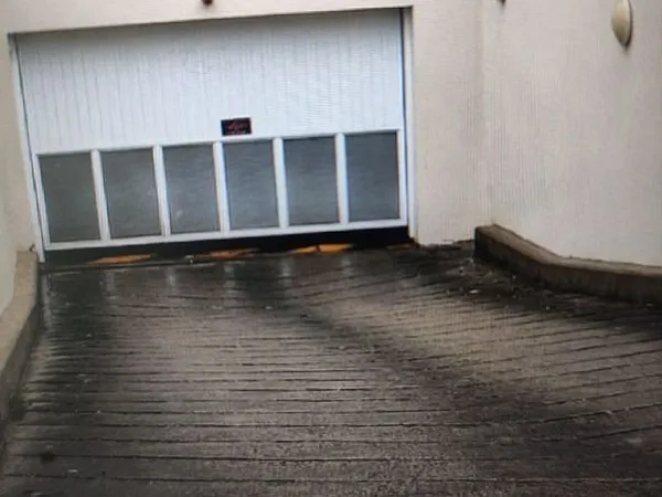 Place de parking sécurisée