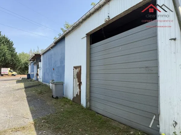 locaux de 100m2 sur un terrain de 300m2