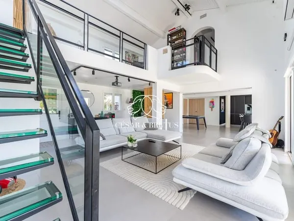 Belle maison entièrement rénovée avec piscine