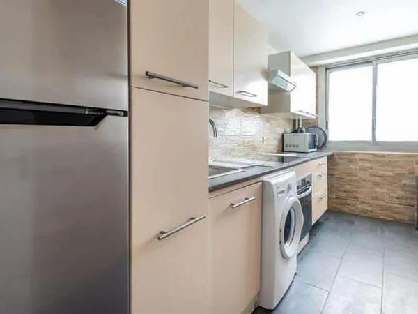 À Vendre ? Appartement 2 Pièces à Courbevoie