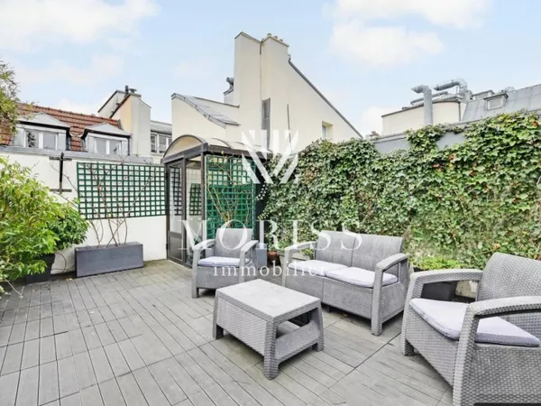 Paris 1 Appartement 3 pièces en dernier étage + terrasse de 35 m