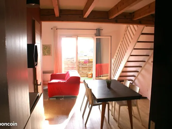 T3 meublé duplex 61m² + parking - métro St-Agne 100m - Disp. Avril