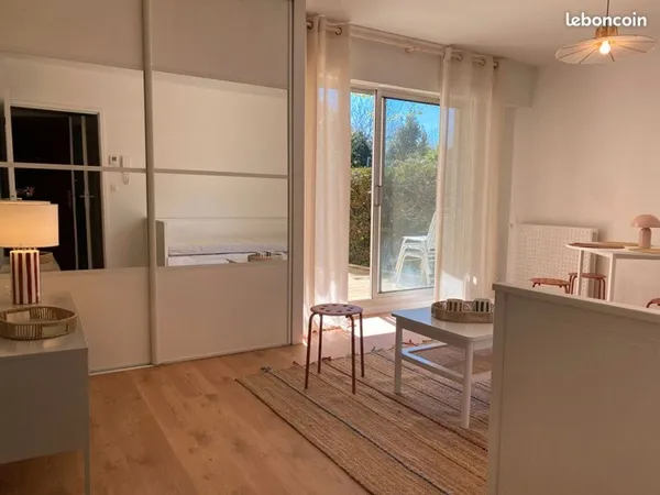Studio 1 pièce 27 m²