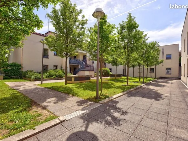 Studio 1 pièce 28 m²