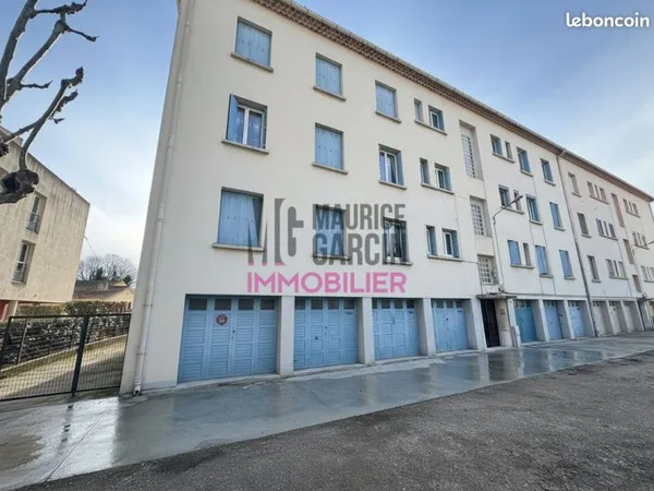 Parking/box 16 m² Cavaillon