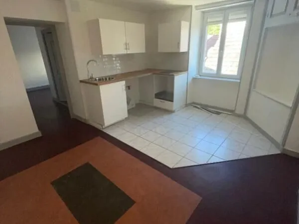 Appartement proche commerce - DISPONIBLE