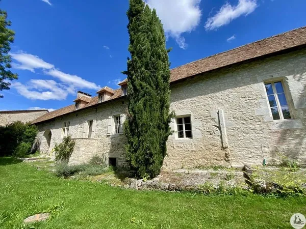Exclusivité - maison de caractère, grande grange en pierre- piscine - 5 mins d'un village