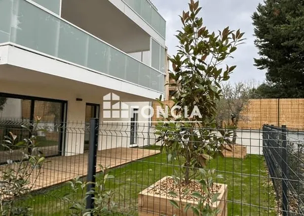 Toulouse St éxupéry . Superbe T3 rénové avec jardin , terrasse et parking sous sol