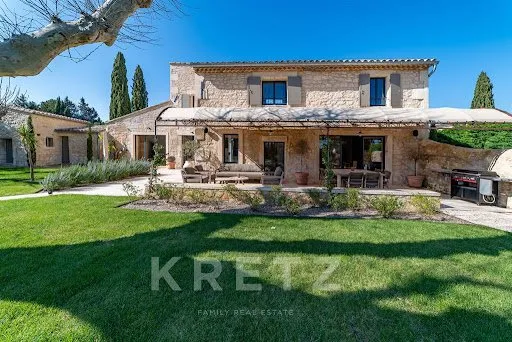 Maison 8 pièces 300 m²
