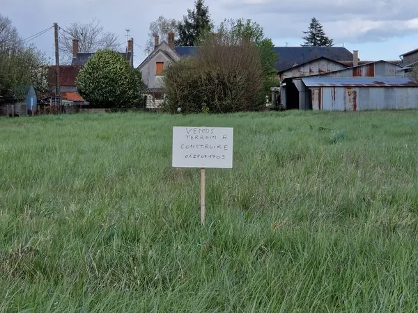 Terrain 1472m2 CHEMERY centre