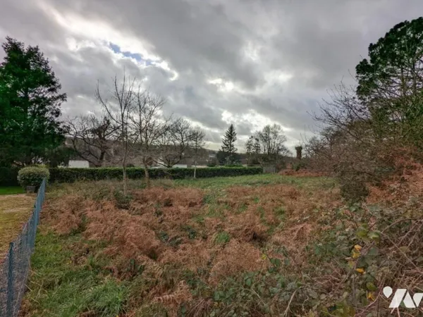 Terrain 710 m²
