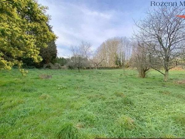 PLUGUFFAN - Terrain constructible 1286 m²