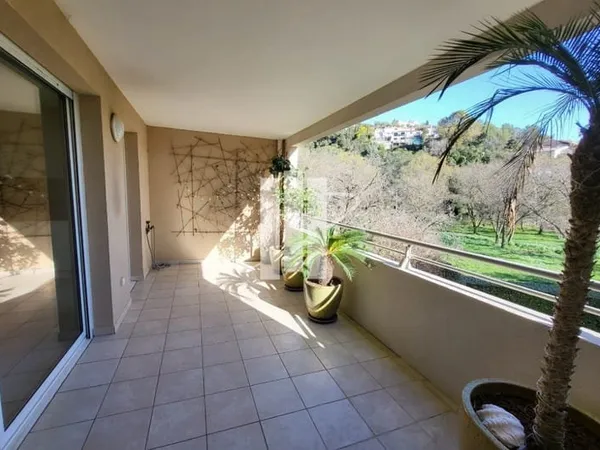 appartement de type 3 centre ville de saint raphael