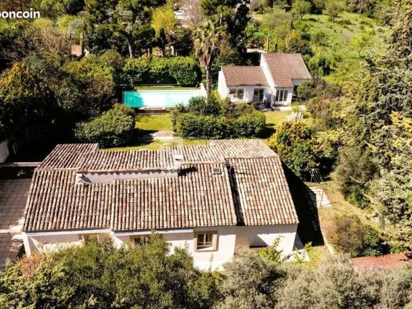 Maison 5 pièces 200 m²