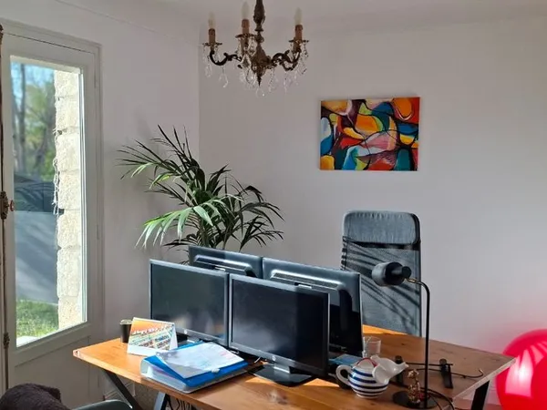 Bureaux à louer dans un coworking à Tresses