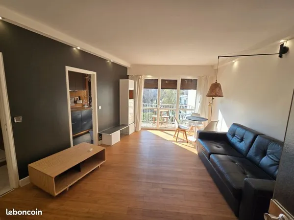 À louer - Studio meublé 32,15 m² , Métro Bel-Air, Balcon