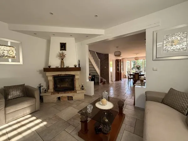 Maison 5 pièces 145 m²