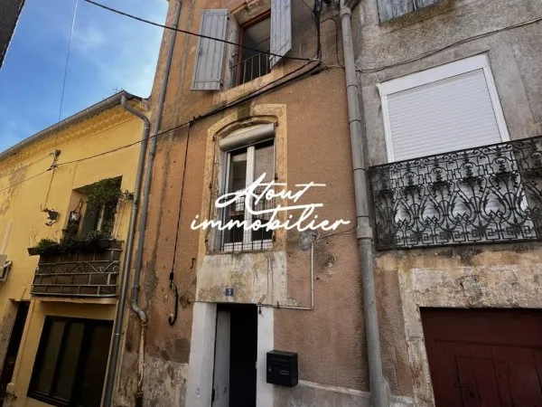 Au coeur de Nébian, maison de village entièrement rénovée F3