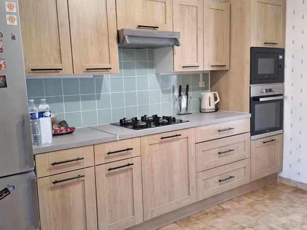 Maison avec dépendances +terrain constructible non attenant