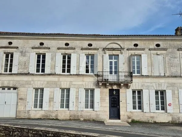 Maison 9 pièces 265 m²
