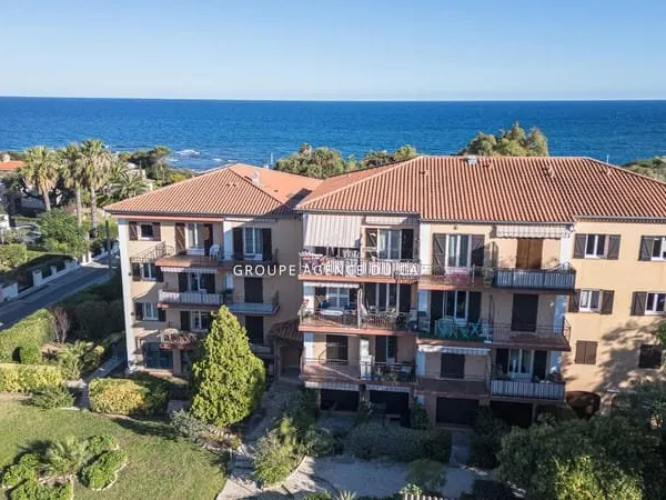 Saint Aygulf 2 Pieces Proche Mer Avec Terrasse Et Garage