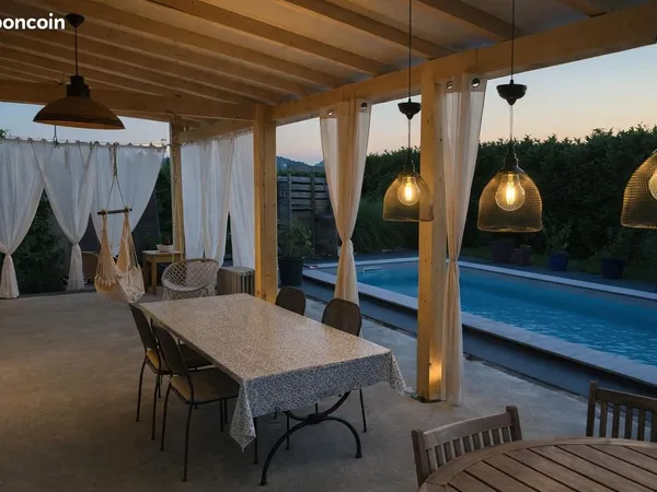 Maison 7 pièces 230 m²