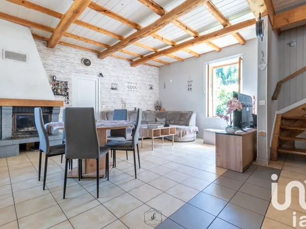 Maison 7 pièces 151 m²