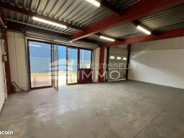Local d'activité 245 m²