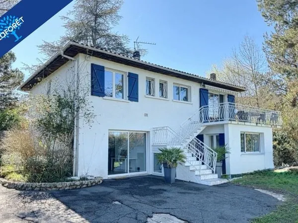 Maison Cenac 6 pièce(s) 162 m2