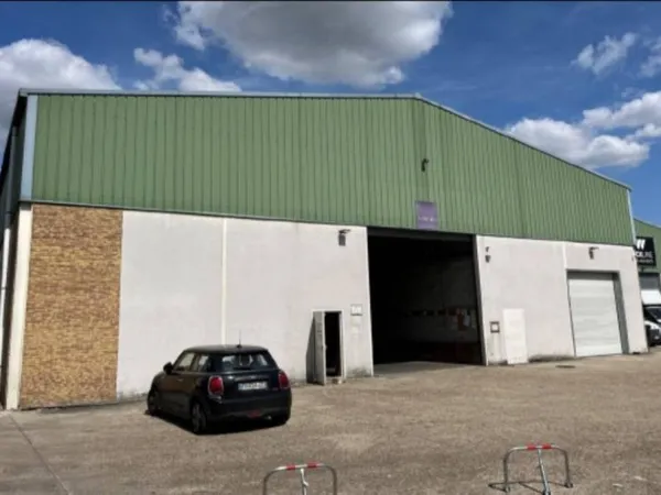 Local d'activité 350 m²